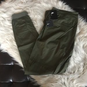 nike bonded woven jogger